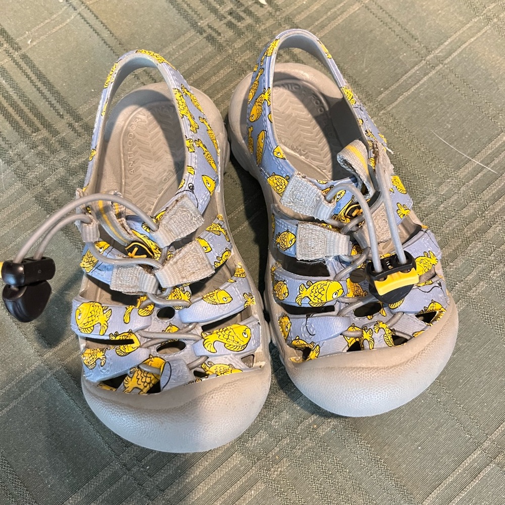 Keen kids blue water shoes sandals size 10 toddler